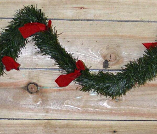 27m x 10cm Premier Christmas Green Tinsel with Red Bows Festive Decorative