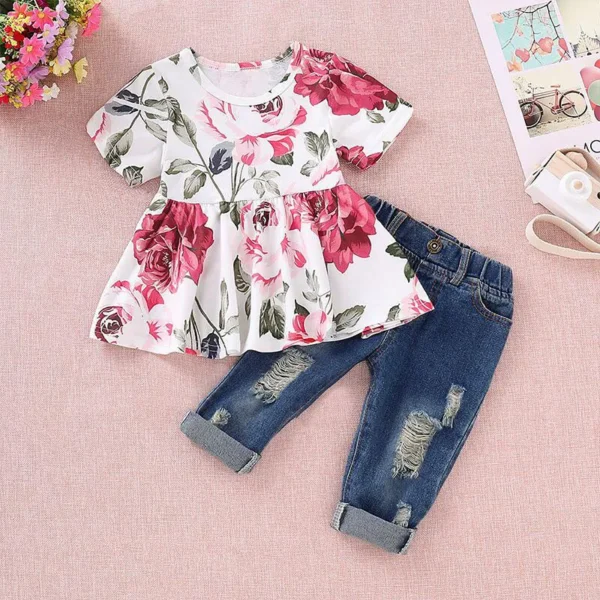 2pcs Baby Girl 95 Cotton Denim Ripped Jeans and Floral Print Short sleeve Top Set Loose fit