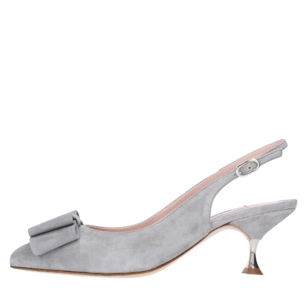 Décolleté slingback in camoscio